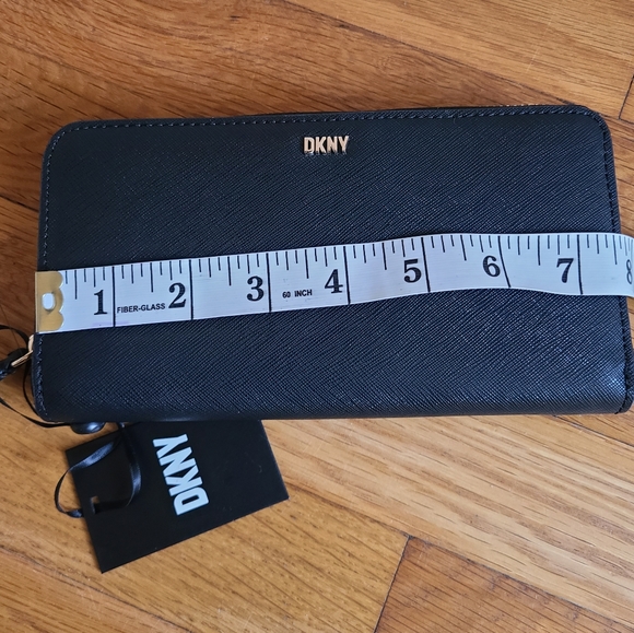 Dkny Vela large Zip around Wallet - Picture 11 of 14